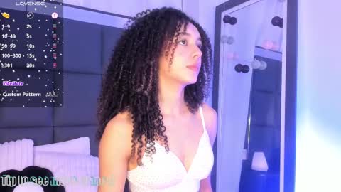 Snapshot of sweetcurly1 chatting on 09.19.25 M I A online show from 09.19.25