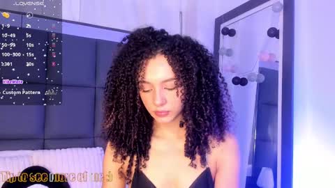 Snapshot of sweetcurly1 chatting on 09.20.25 M I A online show from 09.20.25