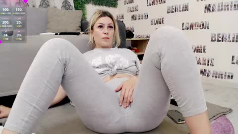 Snapshot of sweetdaiana23 chatting on 06.01.26 Daiana Onlyfans - Blonddaiana online show from 06.01.26