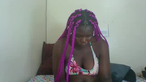 Snapshot of sweetdarkskin chatting on 02.09.25 CLARIS online show from 02.09.25
