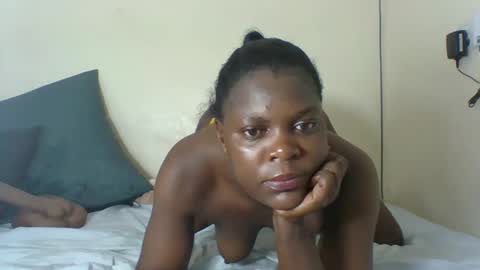 Snapshot of sweetdarkskin chatting on 03.02.25 CLARIS online show from 03.02.25