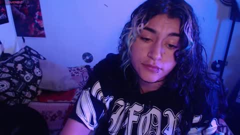 Abril online show from 10.17.25