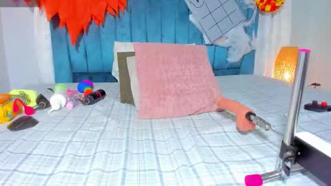 Snapshot of sweetebony_69 chatting on 10.28.25 Mia online show from 10.28.25