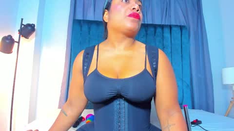 Snapshot of sweetebony_69 chatting on 05.05.26 Mia online show from 05.05.26