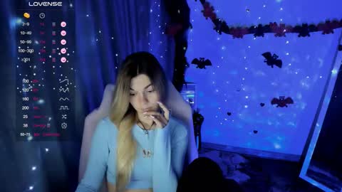 Snapshot of sweetfoyou chatting on 10.23.25 sweetfoyou online show from 10.23.25