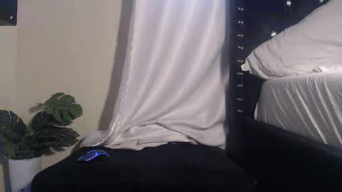 Snapshot of sweetfruit22 chatting on 05.14.26 your favourite berry online show from 05.14.26