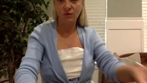 sweetgapeach1 online show from 09.18.25