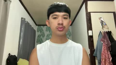 Snapshot of sweetguy102103 chatting on 01.13.26 khrayan online show from 01.13.26