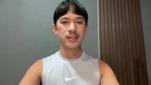 Snapshot of sweetguy102103 chatting on 02.12.26 khrayan online show from 02.12.26