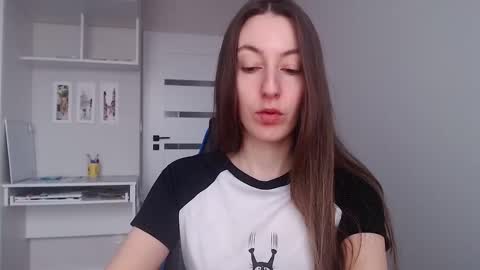 Snapshot of sweetheart_77 chatting on 02.04.26 Emma online show from 02.04.26