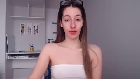 Snapshot of sweetheart_77 chatting on 02.06.26 Emma online show from 02.06.26