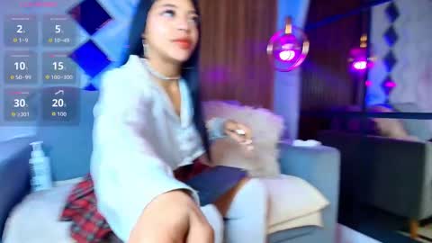 Snapshot of sweetie_foxxxx chatting on 10.18.25 violeta online show from 10.18.25