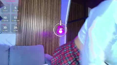 Snapshot of sweetie_foxxxx chatting on 10.24.25 violeta online show from 10.24.25