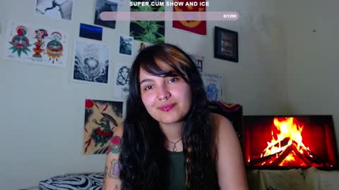 Snapshot of sweetie_maryy chatting on 01.25.25 Maria my insta sweetie maryy online show from 01.25.25