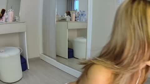 Snapshot of sweetie_natasha chatting on 09.28.25 Sweetie Natasha online show from 09.28.25