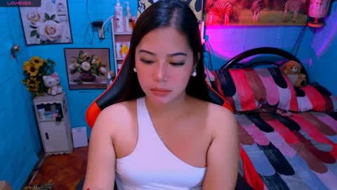 Nicole online show from 02.25.25