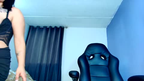 Snapshot of sweetisabella__ chatting on 10.12.25 Isabella online show from 10.12.25