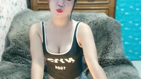 Snapshot of sweetjowa chatting on 11.07.25 jona online show from 11.07.25