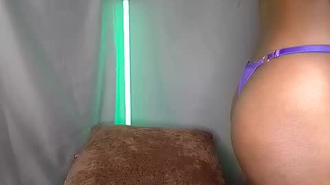 Snapshot of sweetl__ chatting on 12.27.24 Sweet Lisa online show from 12.27.24