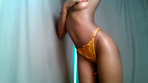 Snapshot of sweetl__ chatting on 01.24.25 Sweet Lisa online show from 01.24.25