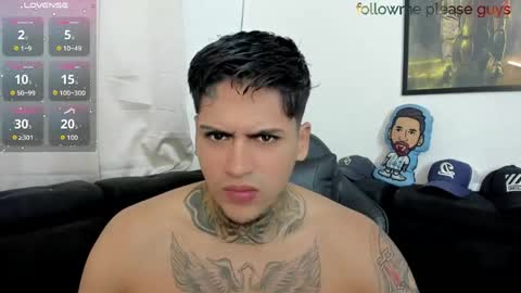 Snapshot of sweetlatinoboy chatting on 05.10.26 SWEETLATINBOY online show from 05.10.26