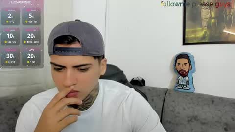 Snapshot of sweetlatinoboy chatting on 06.09.26 SWEETLATINBOY online show from 06.09.26