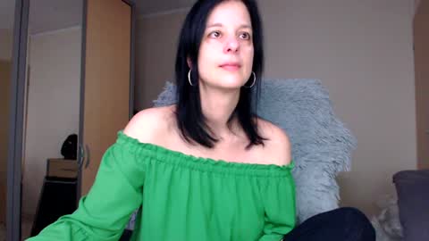 Snapshot of sweetlonglips_ chatting on 02.06.25 JenJenny online show from 02.06.25