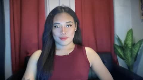 Snapshot of sweetlove_mia chatting on 10.17.25 your filipina girl MIA online show from 10.17.25