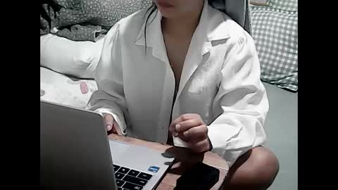 SexyPInay with small tits online show from 03.17.26