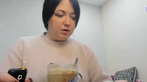 Snapshot of sweetmarylove chatting on 10.11.25 sweetmarylove online show from 10.11.25