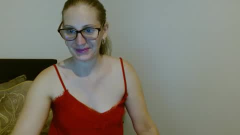 Snapshot of sweetmayaxoxo chatting on 12.05.24 sweetmayaxoxo online show from 12.05.24
