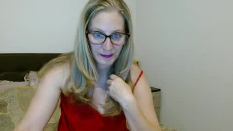 Snapshot of sweetmayaxoxo chatting on 12.10.24 sweetmayaxoxo online show from 12.10.24