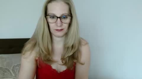 Snapshot of sweetmayaxoxo chatting on 01.06.25 sweetmayaxoxo online show from 01.06.25
