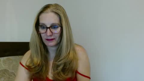 Snapshot of sweetmayaxoxo chatting on 01.06.25 sweetmayaxoxo online show from 01.06.25