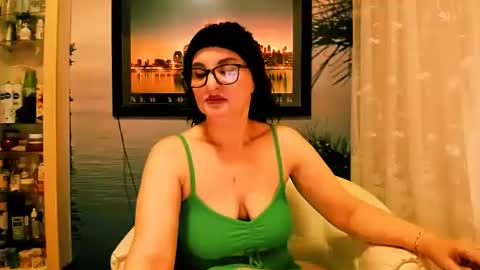 sweetmom4you online show from 02.18.25