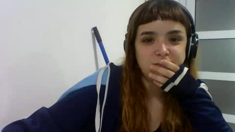 Snapshot of sweetmoonns2 chatting on 10.19.25 sweetmoonns2 online show from 10.19.25