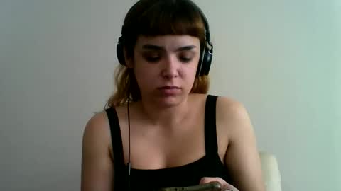 Snapshot of sweetmoonns2 chatting on 10.21.25 sweetmoonns2 online show from 10.21.25
