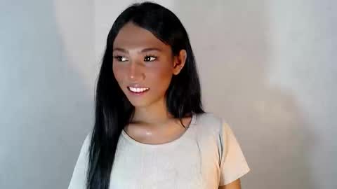 Snapshot of sweetmorena_xox chatting on 10.18.25 Nia online show from 10.18.25