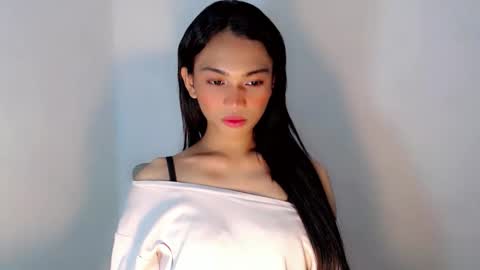 Snapshot of sweetmorena_xox chatting on 10.19.25 Nia online show from 10.19.25