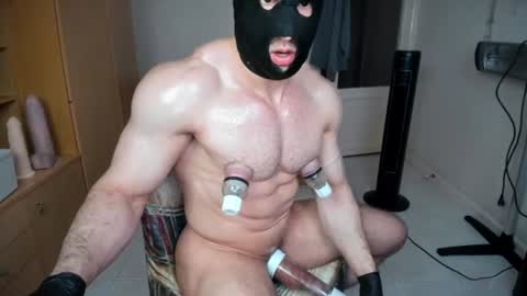 Snapshot of sweetmuscles_boy chatting on 06.23.26 Lorenzo online show from 06.23.26
