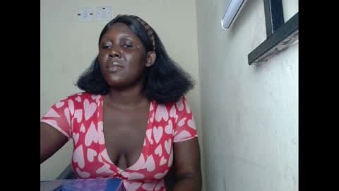 Snapshot of sweetnectarx chatting on 02.13.25 sweetnectarx online show from 02.13.25