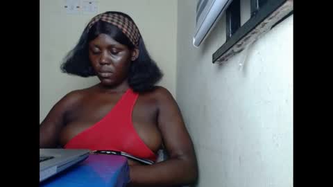 Snapshot of sweetnectarx chatting on 02.24.25 sweetnectarx online show from 02.24.25