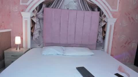 Snapshot of sweetness_siren chatting on 02.22.26 siren online show from 02.22.26