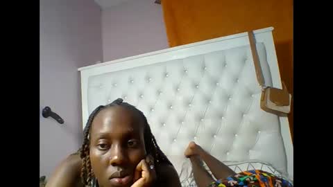Snapshot of sweetnovah chatting on 06.08.26 Novah girlie online show from 06.08.26