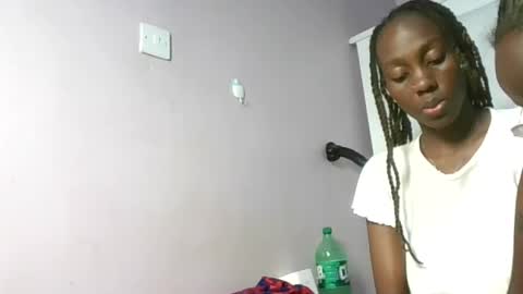 Snapshot of sweetnovah chatting on 06.14.26 Novah girlie online show from 06.14.26