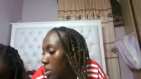 Snapshot of sweetnovah chatting on 07.02.26 Novah girlie online show from 07.02.26