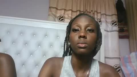 Snapshot of sweetnovah chatting on 07.03.26 Novah girlie online show from 07.03.26
