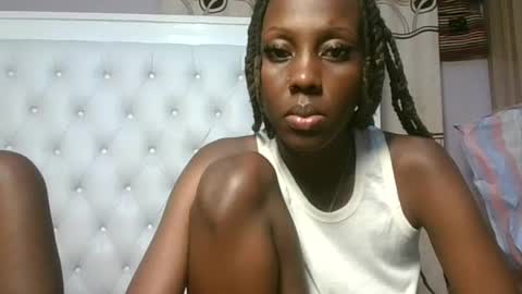 Snapshot of sweetnovah chatting on 07.04.26 Novah girlie online show from 07.04.26