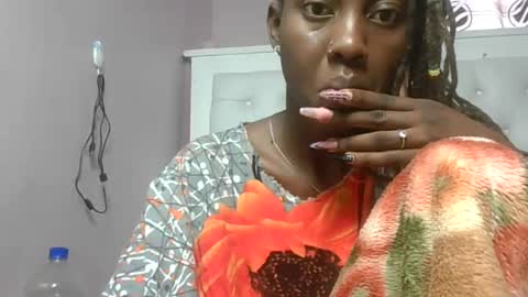 Snapshot of sweetnovah chatting on 07.12.26 Novah girlie online show from 07.12.26
