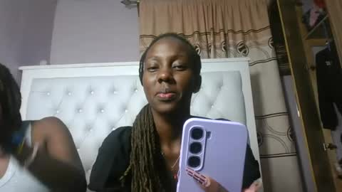 Snapshot of sweetnovah chatting on 07.13.26 Novah girlie online show from 07.13.26
